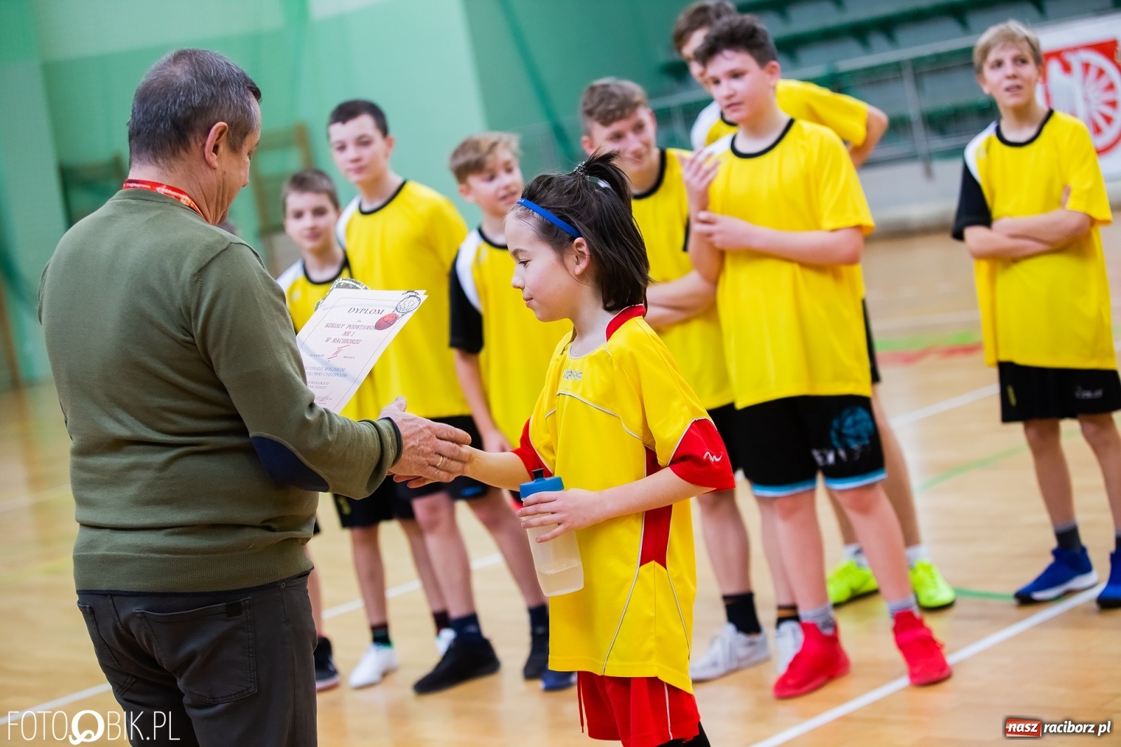 Zdjęcie w galerii na portalu naszraciborz.pl: Mini koszykówka chłopców szkół podstawowych wiadomości z regionu