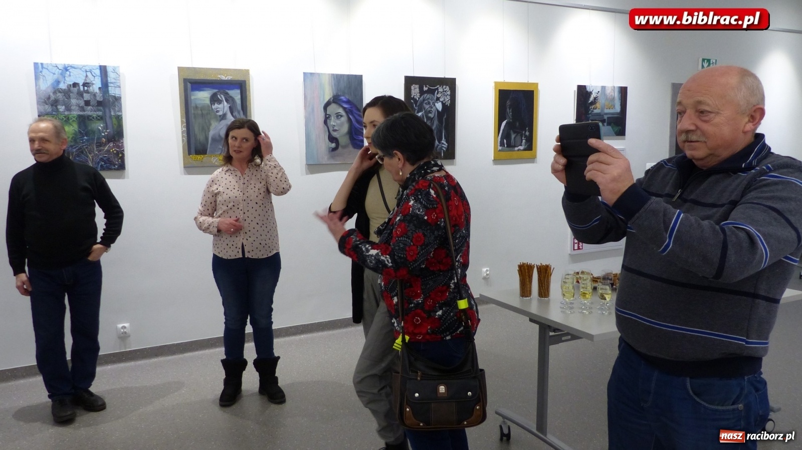 Zdjęcie w galerii na portalu naszraciborz.pl: Muza w raciborskiej bibliotece [FOTO] wiadomości z regionu