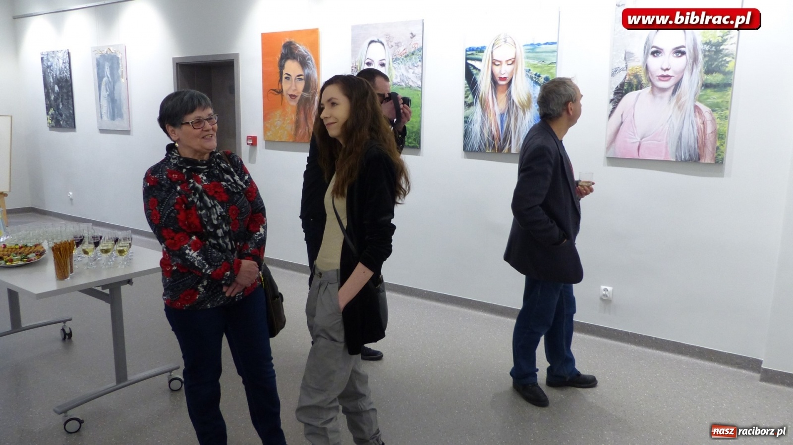 Zdjęcie w galerii na portalu naszraciborz.pl: Muza w raciborskiej bibliotece [FOTO] wiadomości z regionu