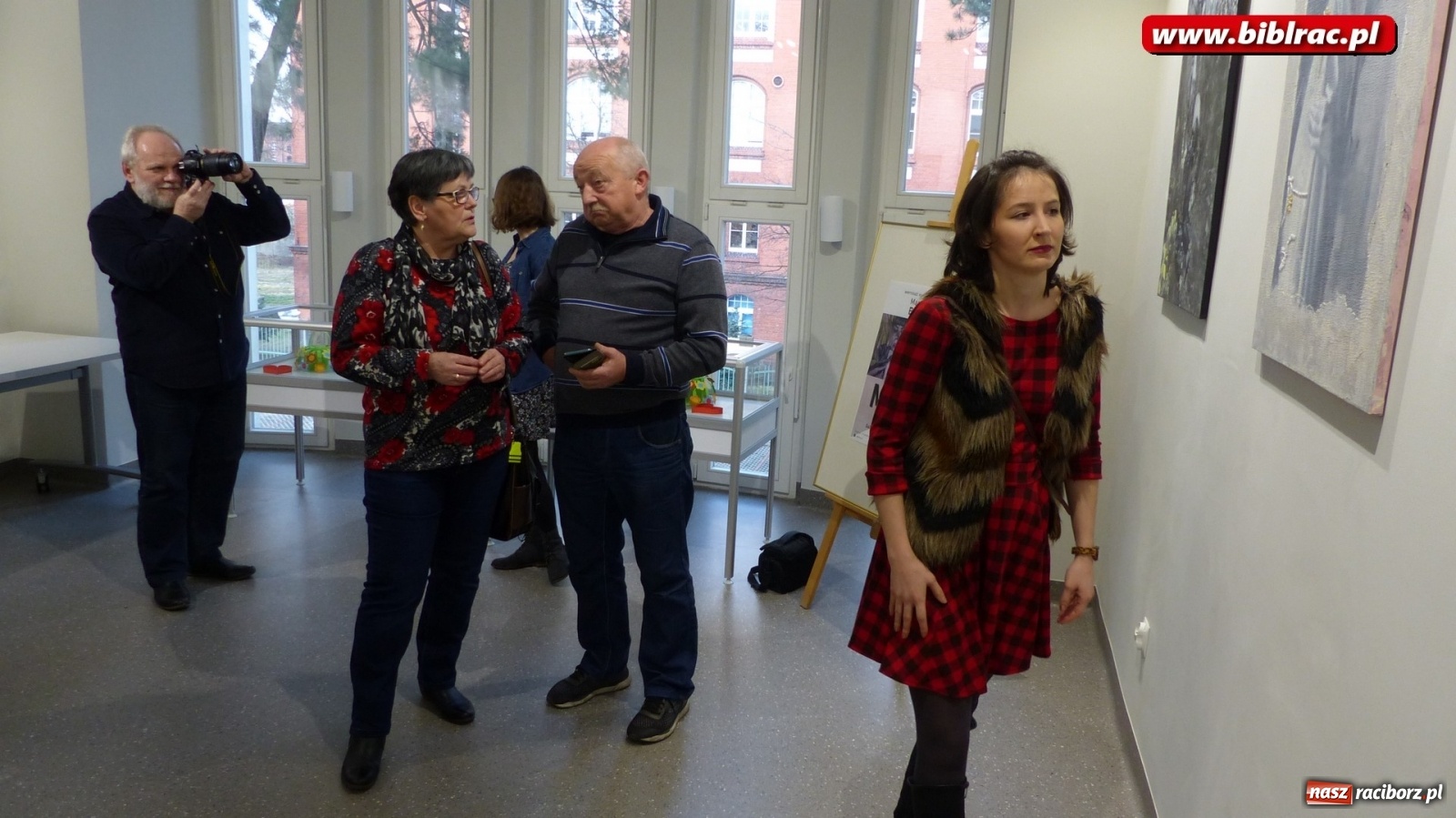 Zdjęcie w galerii na portalu naszraciborz.pl: Muza w raciborskiej bibliotece [FOTO] wiadomości z regionu