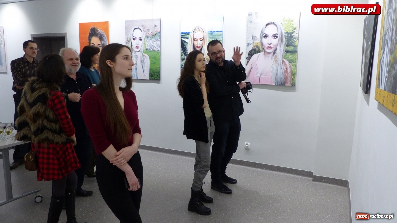 Zdjęcie w galerii na portalu naszraciborz.pl: Muza w raciborskiej bibliotece [FOTO] wiadomości z regionu