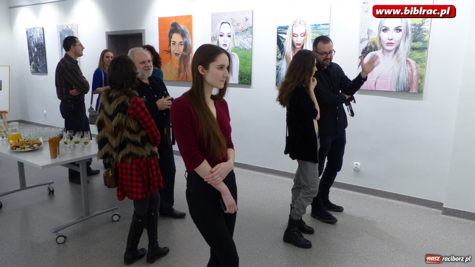 Zdjęcie w galerii na portalu naszraciborz.pl: Muza w raciborskiej bibliotece [FOTO] wiadomości z regionu