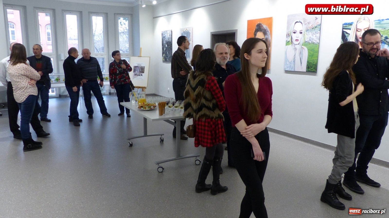 Zdjęcie w galerii na portalu naszraciborz.pl: Muza w raciborskiej bibliotece [FOTO] wiadomości z regionu