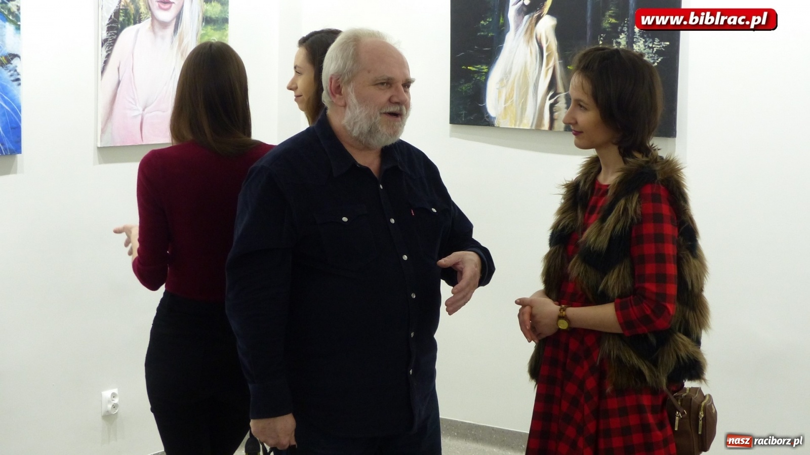 Zdjęcie w galerii na portalu naszraciborz.pl: Muza w raciborskiej bibliotece [FOTO] wiadomości z regionu