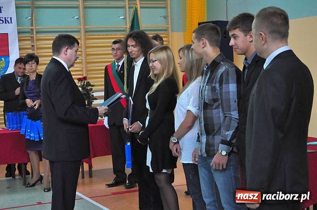 Zdjęcie w galerii na portalu naszraciborz.pl: Powiat rok szkolny rozpoczął w ZSM wiadomości z regionu