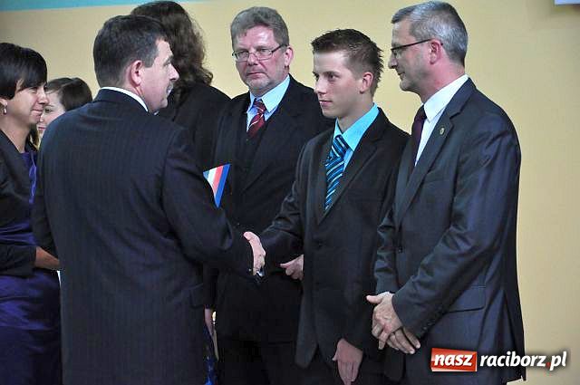 Zdjęcie w galerii na portalu naszraciborz.pl: Powiat rok szkolny rozpoczął w ZSM wiadomości z regionu