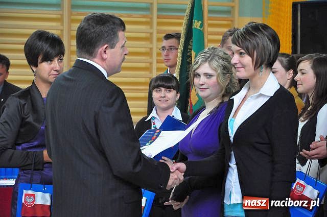 Zdjęcie w galerii na portalu naszraciborz.pl: Powiat rok szkolny rozpoczął w ZSM wiadomości z regionu