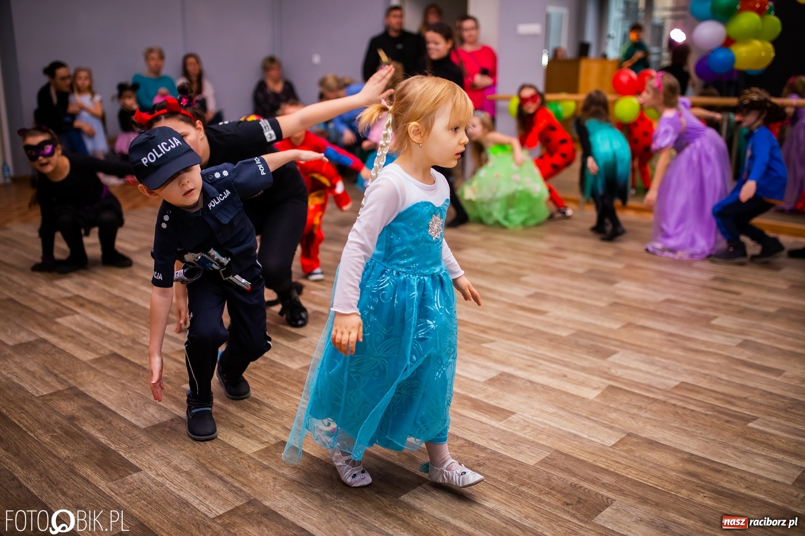 Zdjęcie w galerii na portalu naszraciborz.pl: Wspólna zabawa na Balu Karnawałowym w MDK wiadomości z regionu