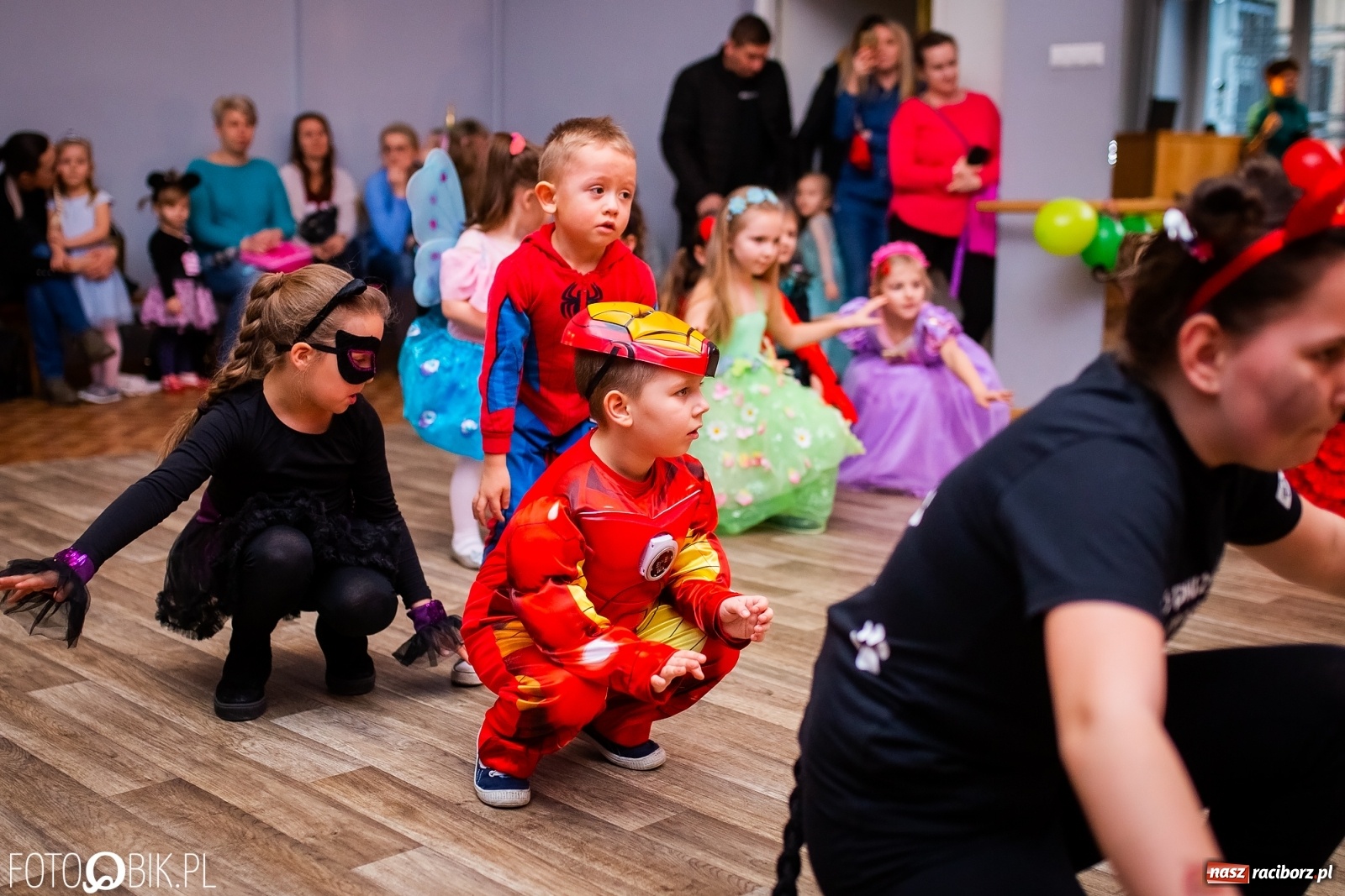 Zdjęcie w galerii na portalu naszraciborz.pl: Wspólna zabawa na Balu Karnawałowym w MDK wiadomości z regionu
