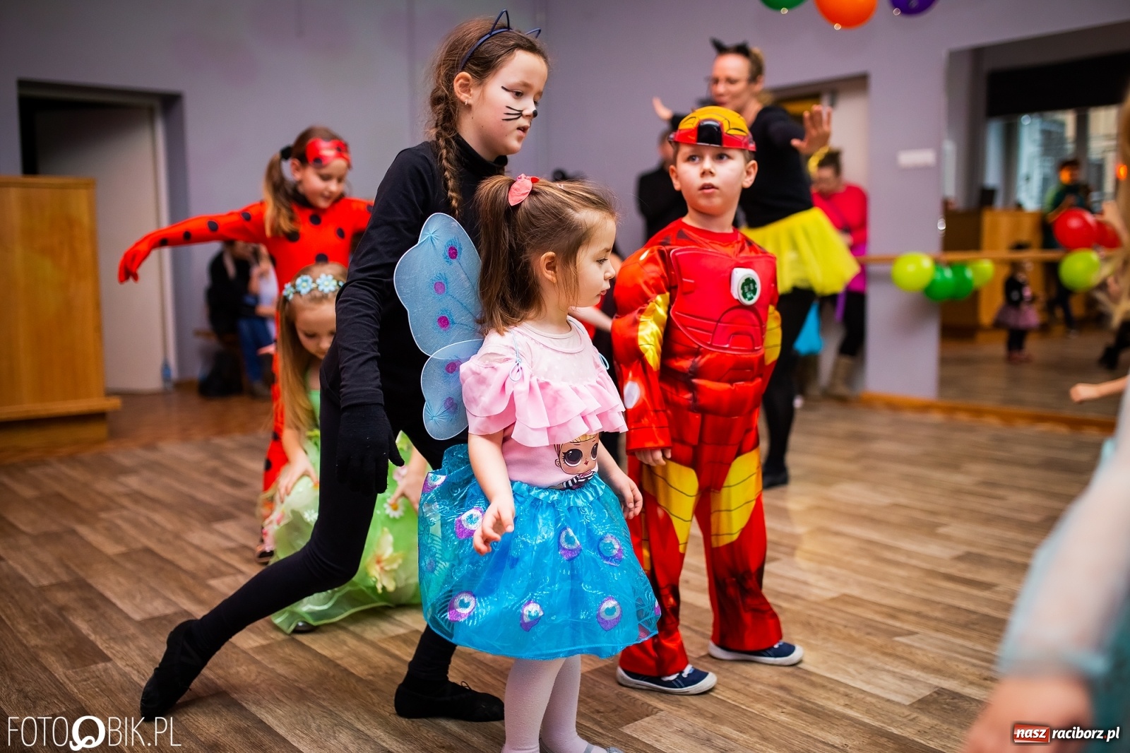 Zdjęcie w galerii na portalu naszraciborz.pl: Wspólna zabawa na Balu Karnawałowym w MDK wiadomości z regionu