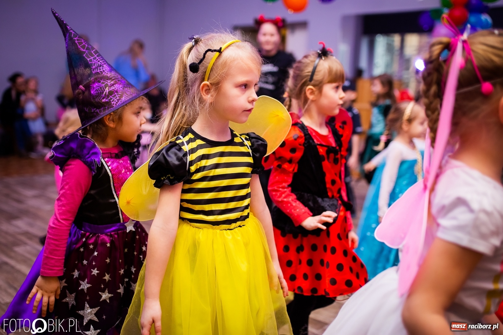 Zdjęcie w galerii na portalu naszraciborz.pl: Wspólna zabawa na Balu Karnawałowym w MDK wiadomości z regionu