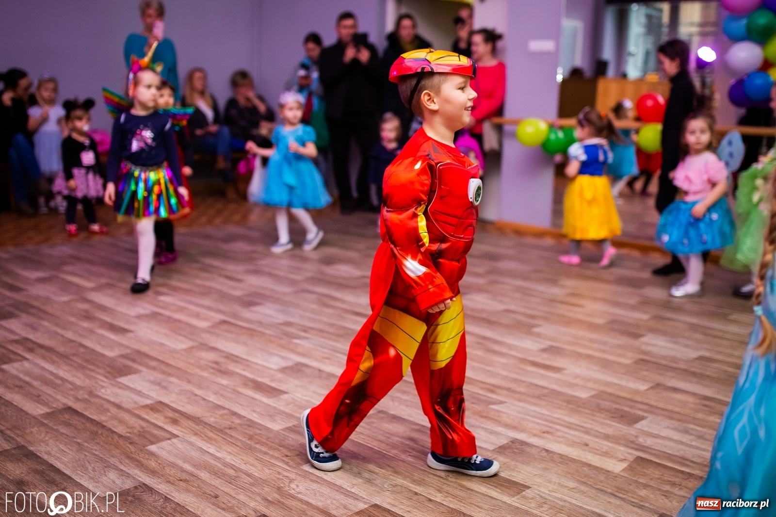 Zdjęcie w galerii na portalu naszraciborz.pl: Wspólna zabawa na Balu Karnawałowym w MDK wiadomości z regionu