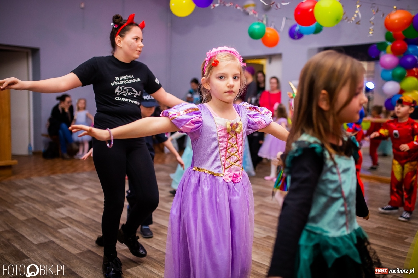 Zdjęcie w galerii na portalu naszraciborz.pl: Wspólna zabawa na Balu Karnawałowym w MDK wiadomości z regionu