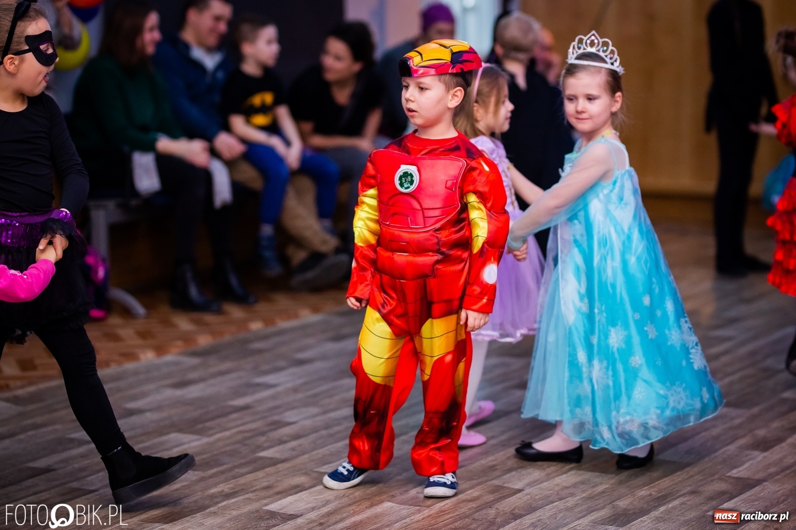 Zdjęcie w galerii na portalu naszraciborz.pl: Wspólna zabawa na Balu Karnawałowym w MDK wiadomości z regionu