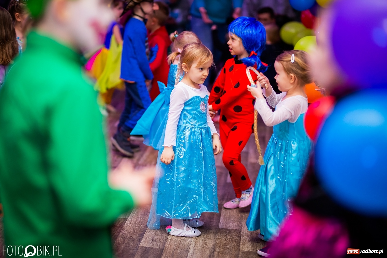 Zdjęcie w galerii na portalu naszraciborz.pl: Wspólna zabawa na Balu Karnawałowym w MDK wiadomości z regionu