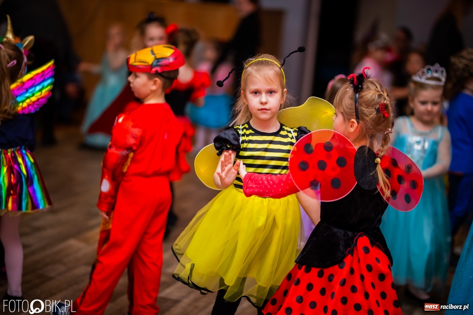 Zdjęcie w galerii na portalu naszraciborz.pl: Wspólna zabawa na Balu Karnawałowym w MDK wiadomości z regionu