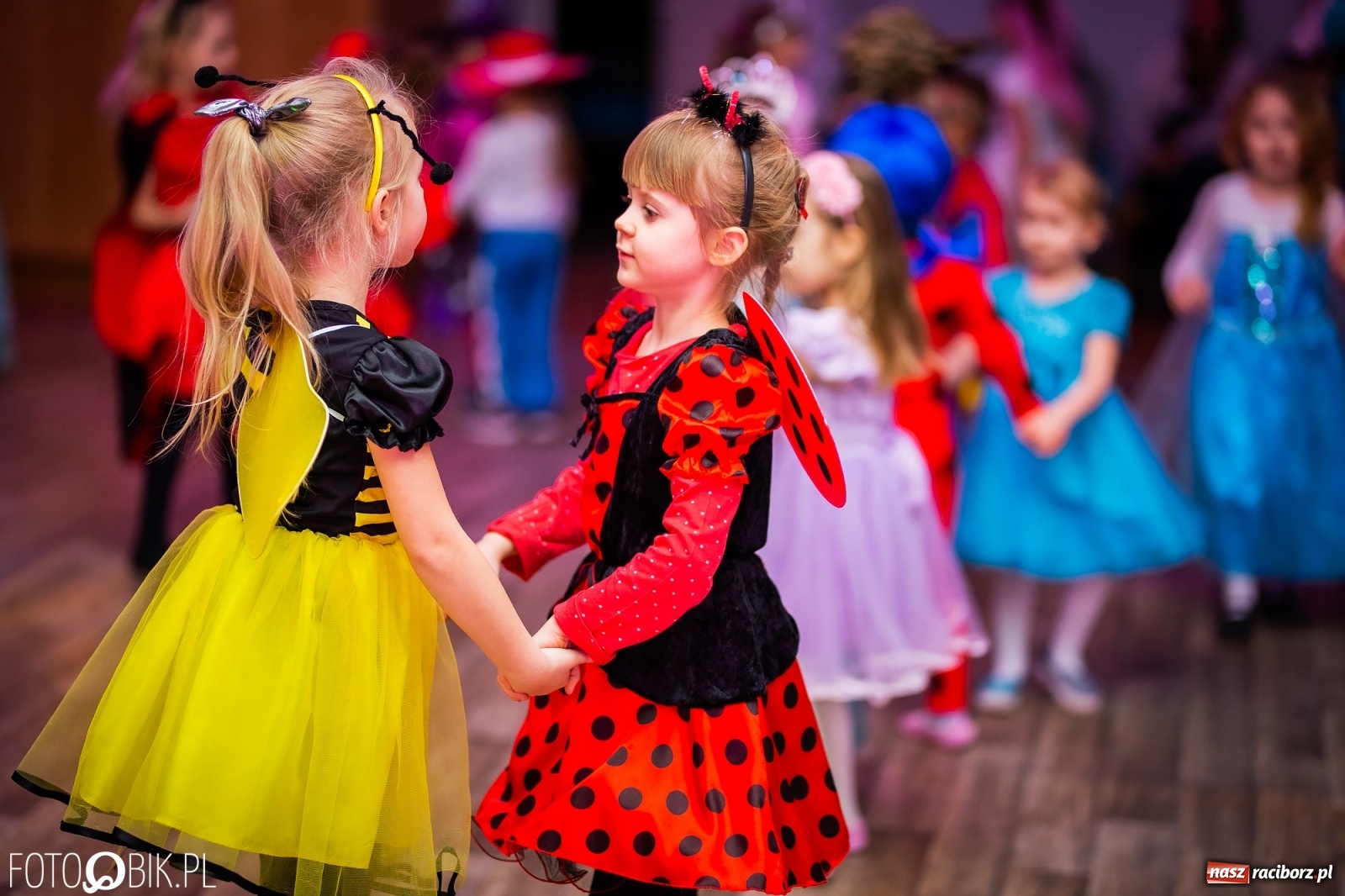 Zdjęcie w galerii na portalu naszraciborz.pl: Wspólna zabawa na Balu Karnawałowym w MDK wiadomości z regionu