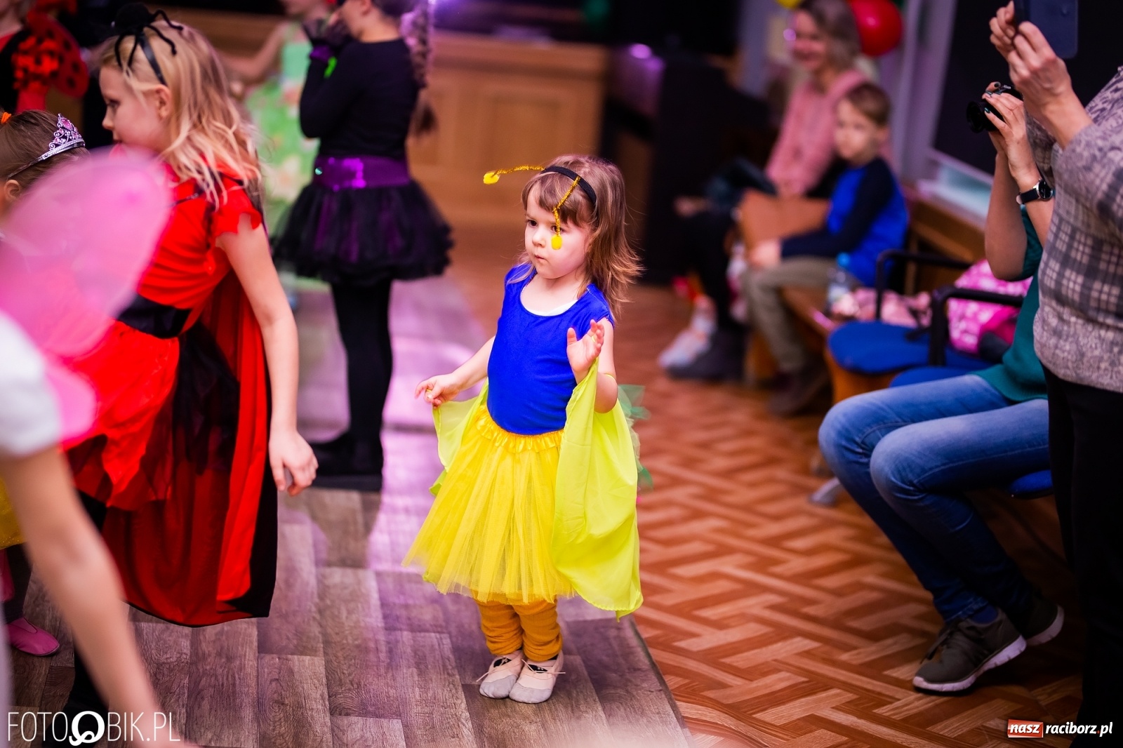 Zdjęcie w galerii na portalu naszraciborz.pl: Wspólna zabawa na Balu Karnawałowym w MDK wiadomości z regionu