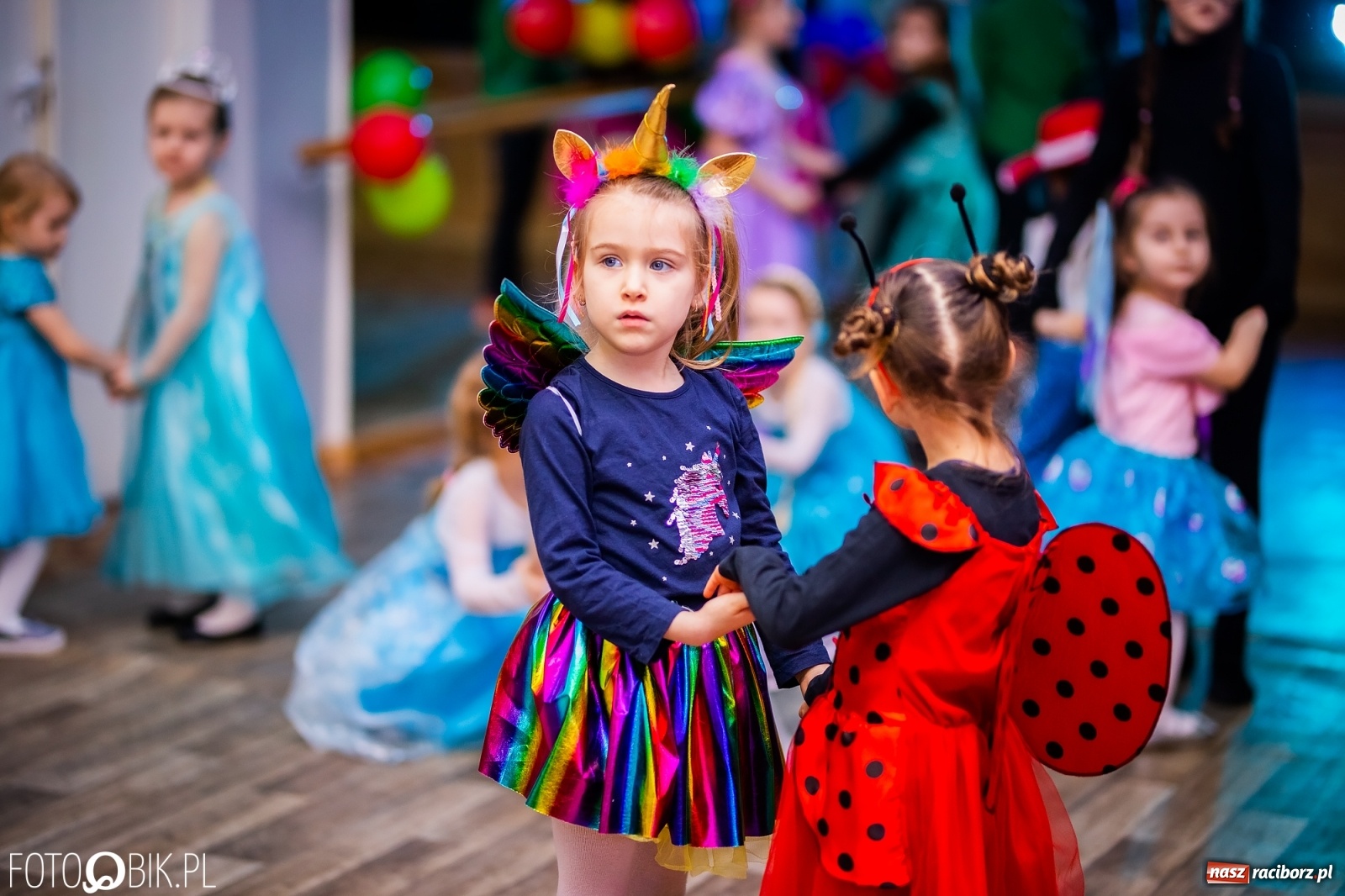 Zdjęcie w galerii na portalu naszraciborz.pl: Wspólna zabawa na Balu Karnawałowym w MDK wiadomości z regionu