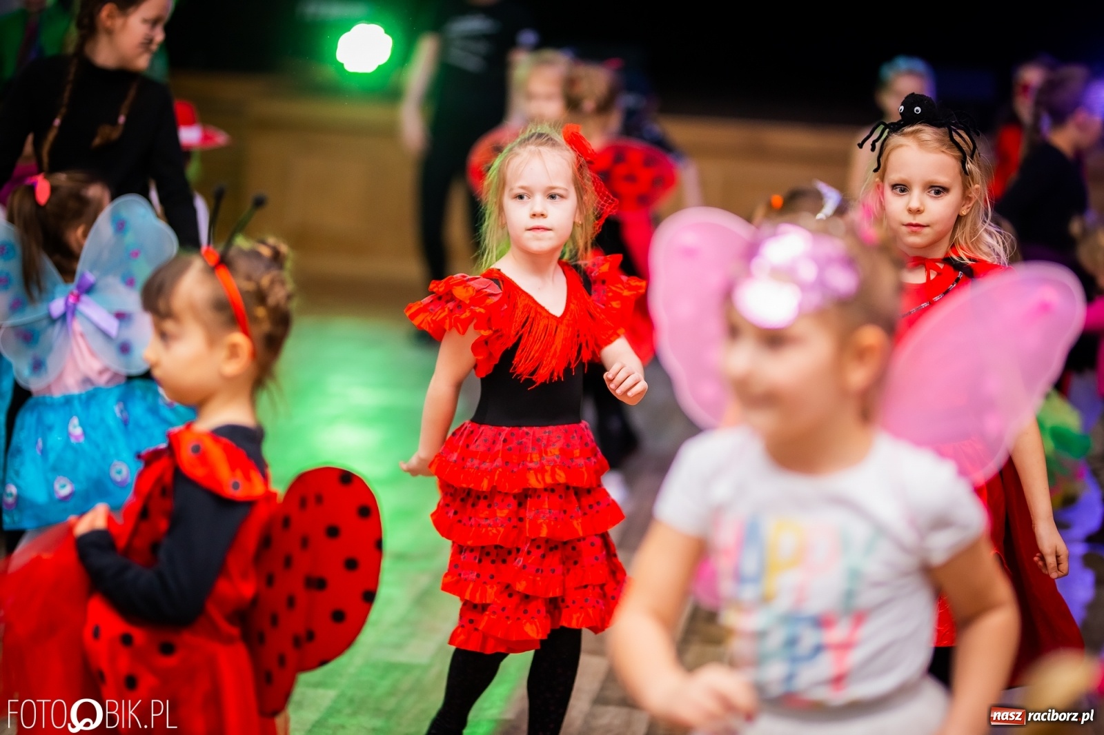 Zdjęcie w galerii na portalu naszraciborz.pl: Wspólna zabawa na Balu Karnawałowym w MDK wiadomości z regionu