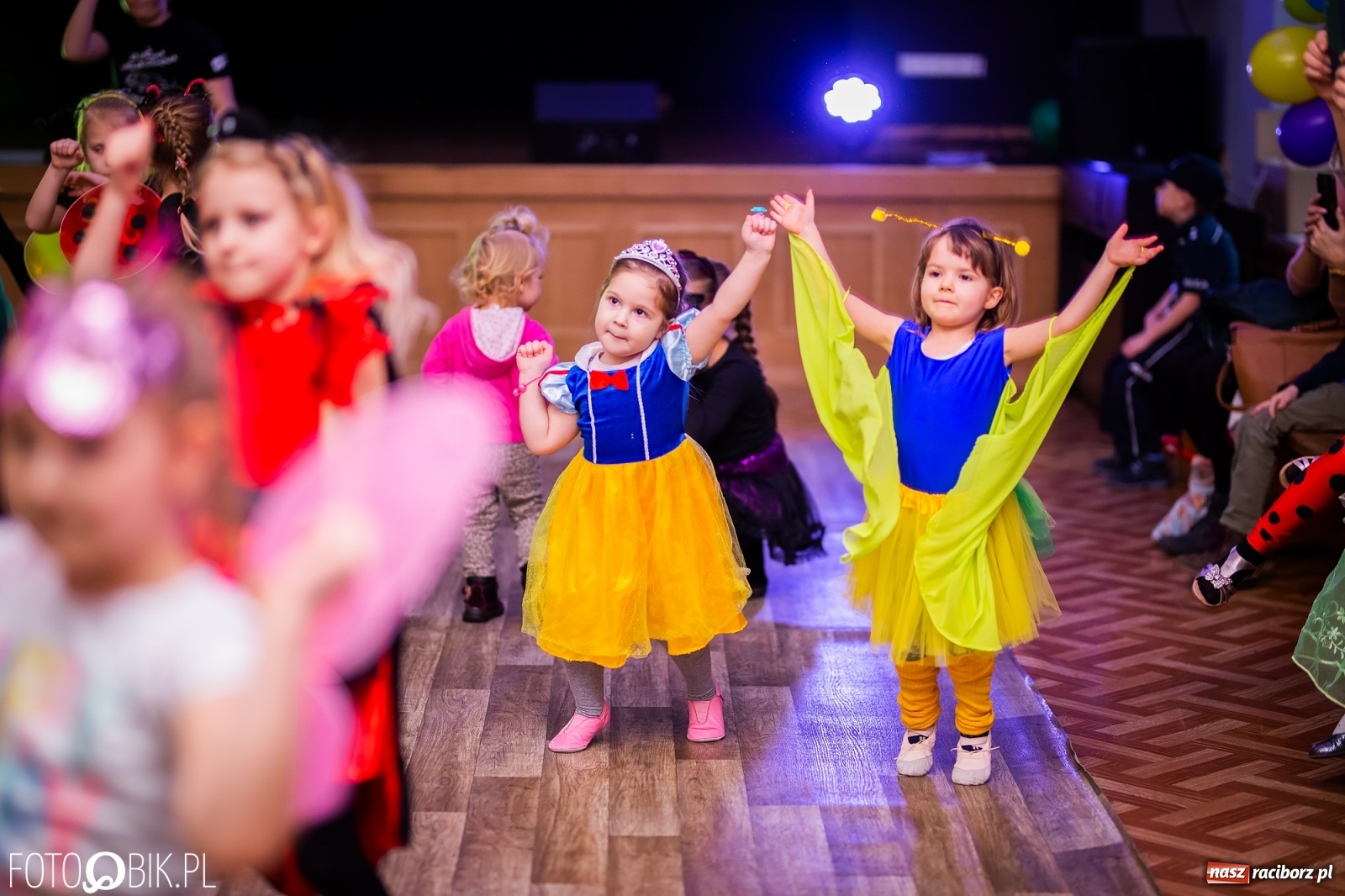 Zdjęcie w galerii na portalu naszraciborz.pl: Wspólna zabawa na Balu Karnawałowym w MDK wiadomości z regionu