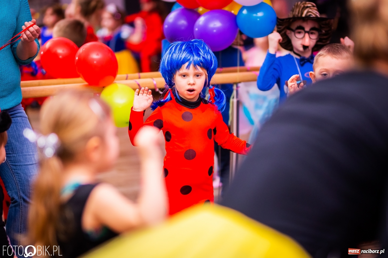Zdjęcie w galerii na portalu naszraciborz.pl: Wspólna zabawa na Balu Karnawałowym w MDK wiadomości z regionu