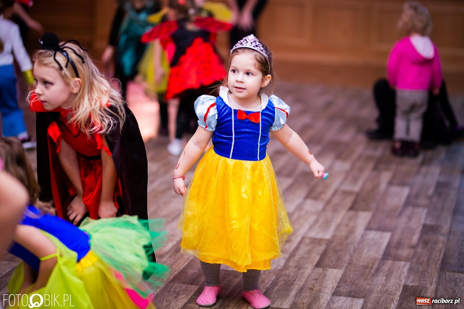 Zdjęcie w galerii na portalu naszraciborz.pl: Wspólna zabawa na Balu Karnawałowym w MDK wiadomości z regionu