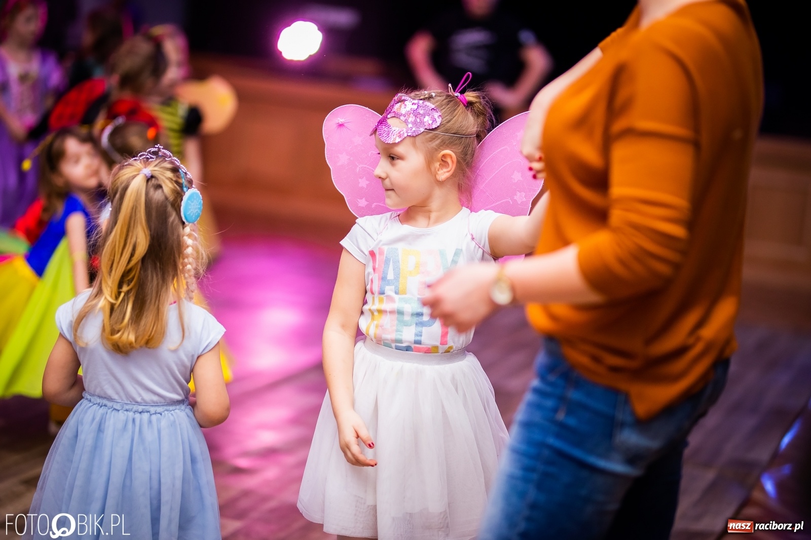 Zdjęcie w galerii na portalu naszraciborz.pl: Wspólna zabawa na Balu Karnawałowym w MDK wiadomości z regionu