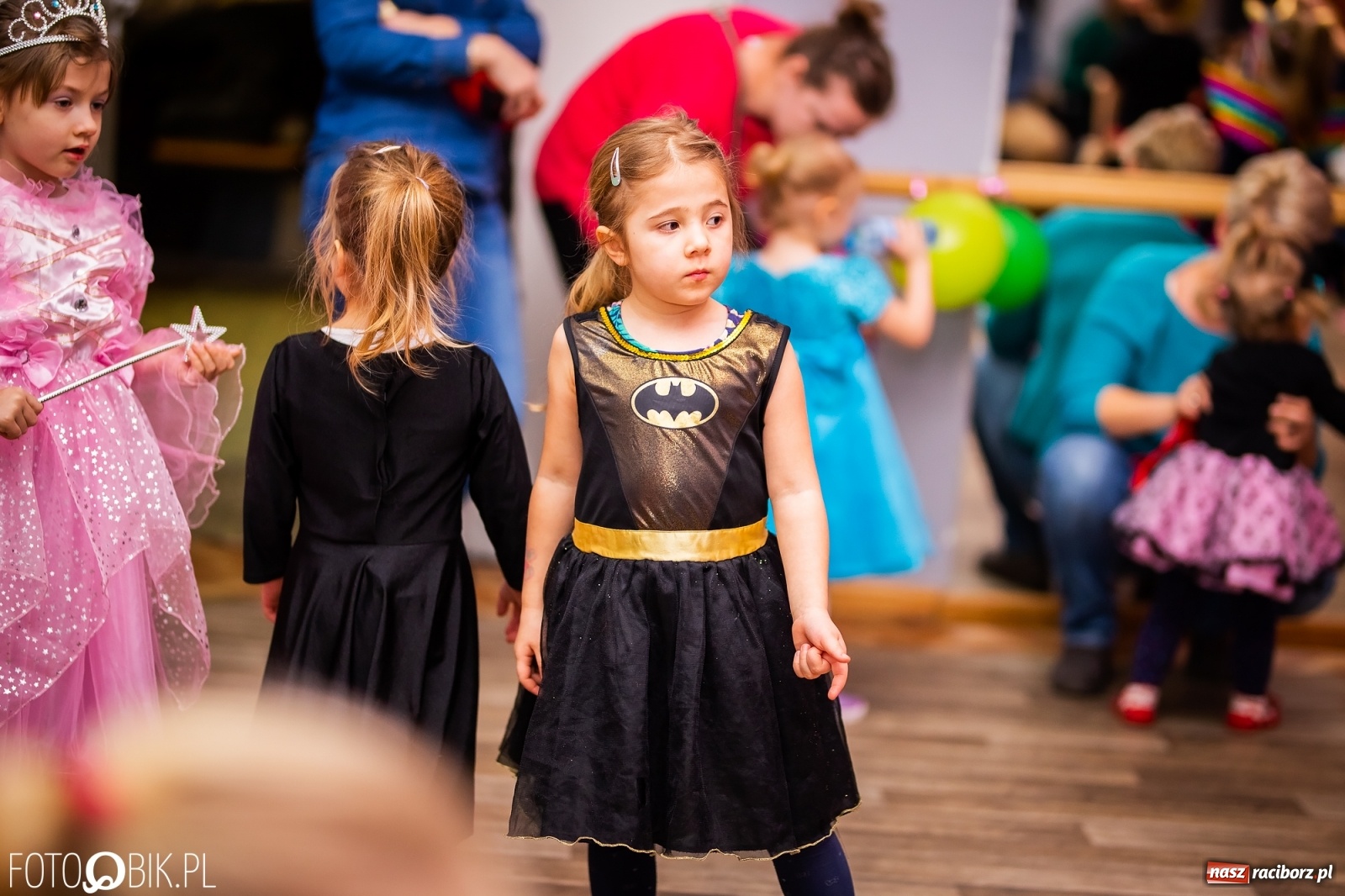 Zdjęcie w galerii na portalu naszraciborz.pl: Wspólna zabawa na Balu Karnawałowym w MDK wiadomości z regionu