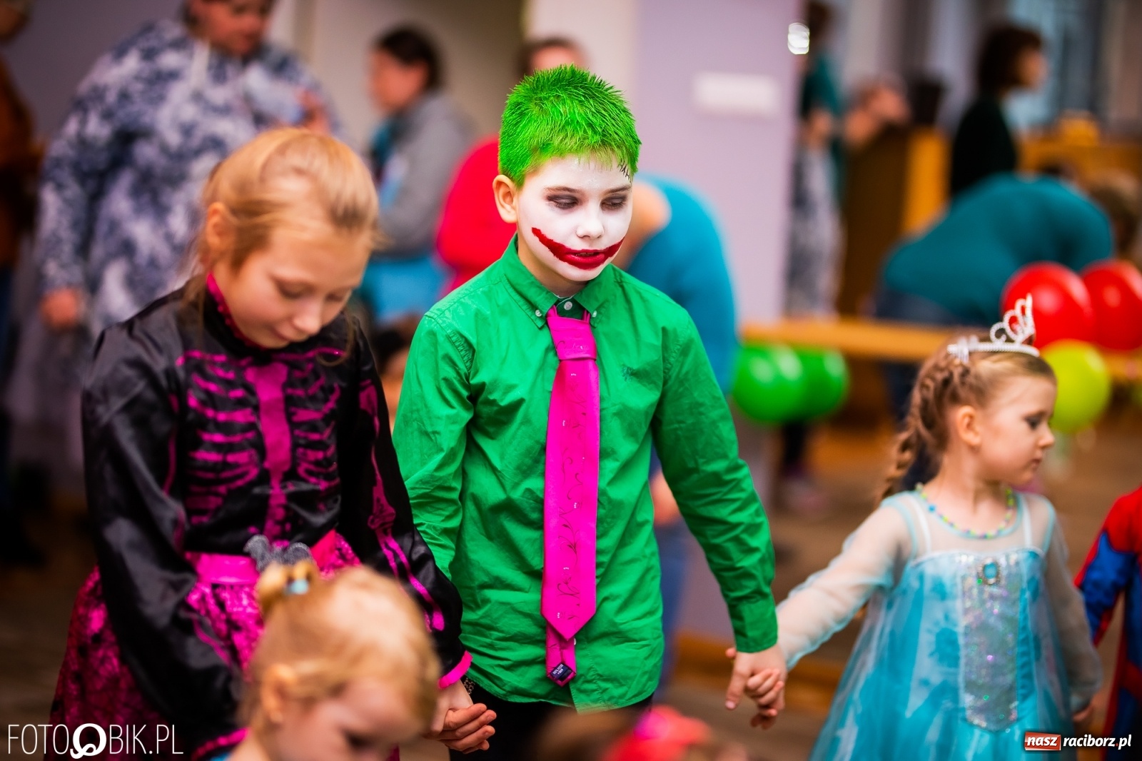 Zdjęcie w galerii na portalu naszraciborz.pl: Wspólna zabawa na Balu Karnawałowym w MDK wiadomości z regionu