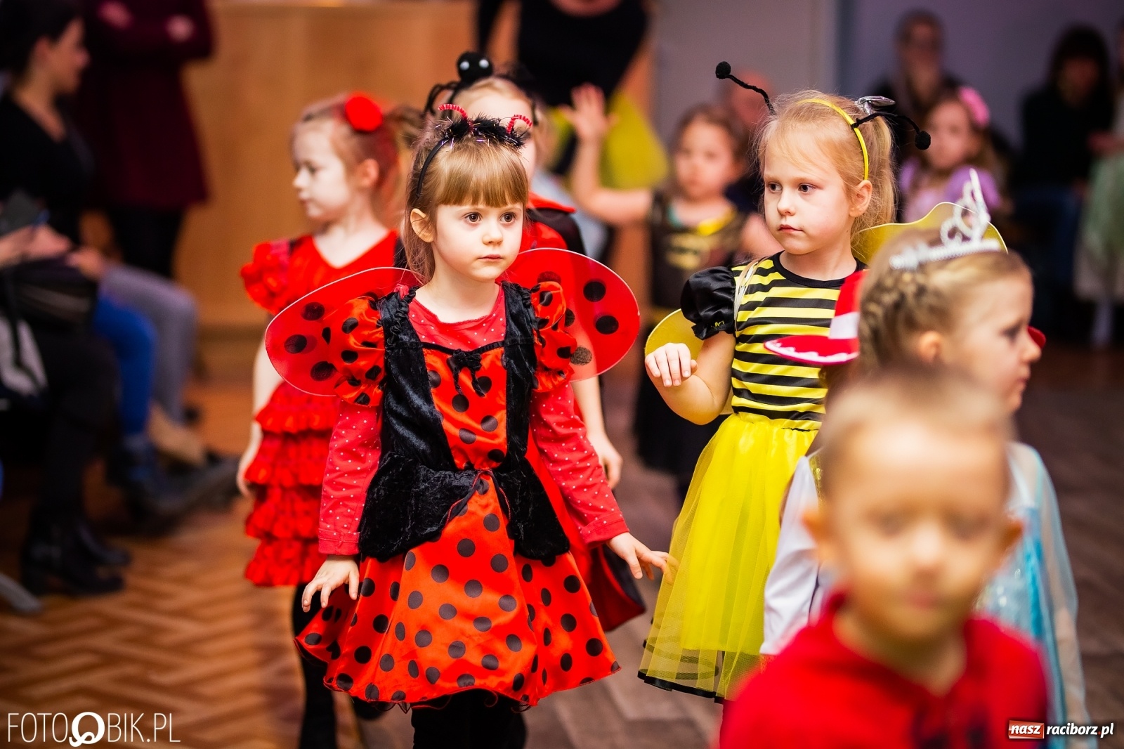 Zdjęcie w galerii na portalu naszraciborz.pl: Wspólna zabawa na Balu Karnawałowym w MDK wiadomości z regionu