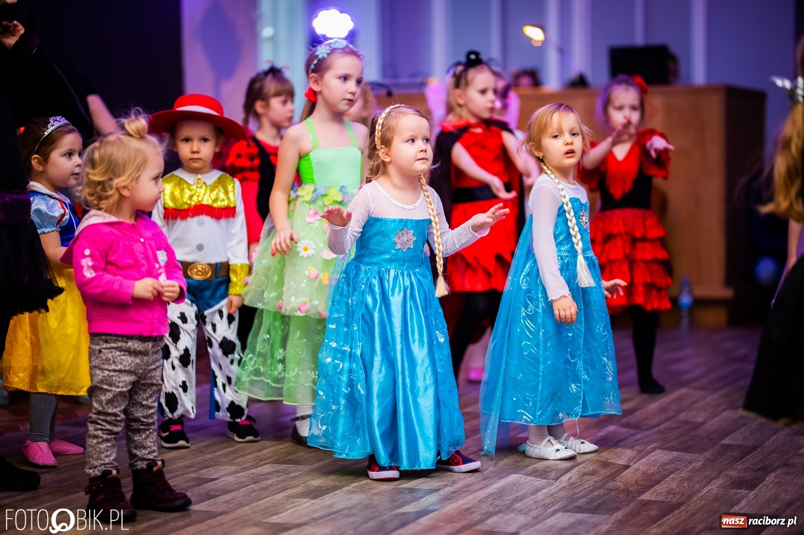 Zdjęcie w galerii na portalu naszraciborz.pl: Wspólna zabawa na Balu Karnawałowym w MDK wiadomości z regionu