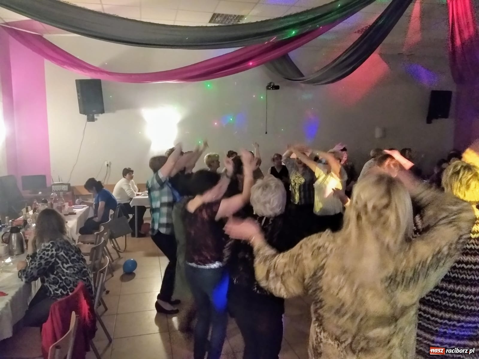 Zdjęcie w galerii na portalu naszraciborz.pl: Roztańczony luty w Budziskach wiadomości z regionu