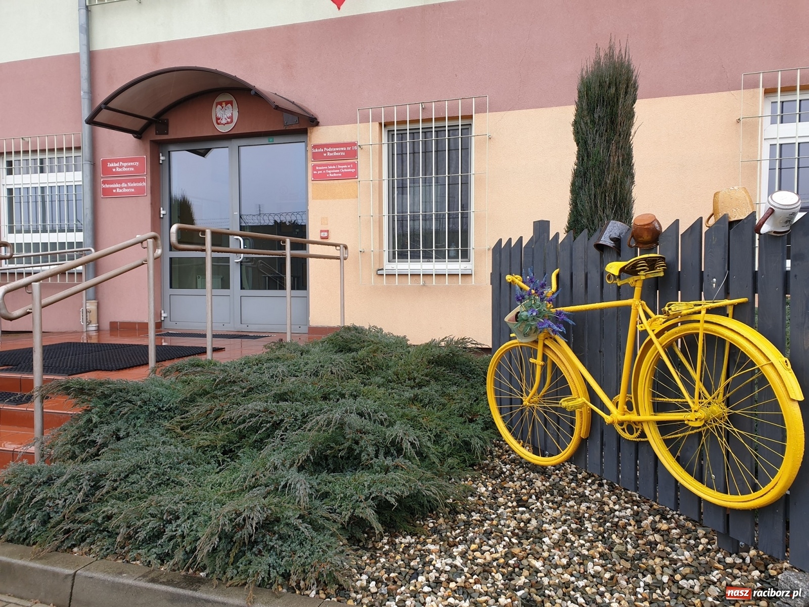 Zdjęcie w galerii na portalu naszraciborz.pl: Piękne Anioły dostały 21 rowerów  wiadomości z regionu