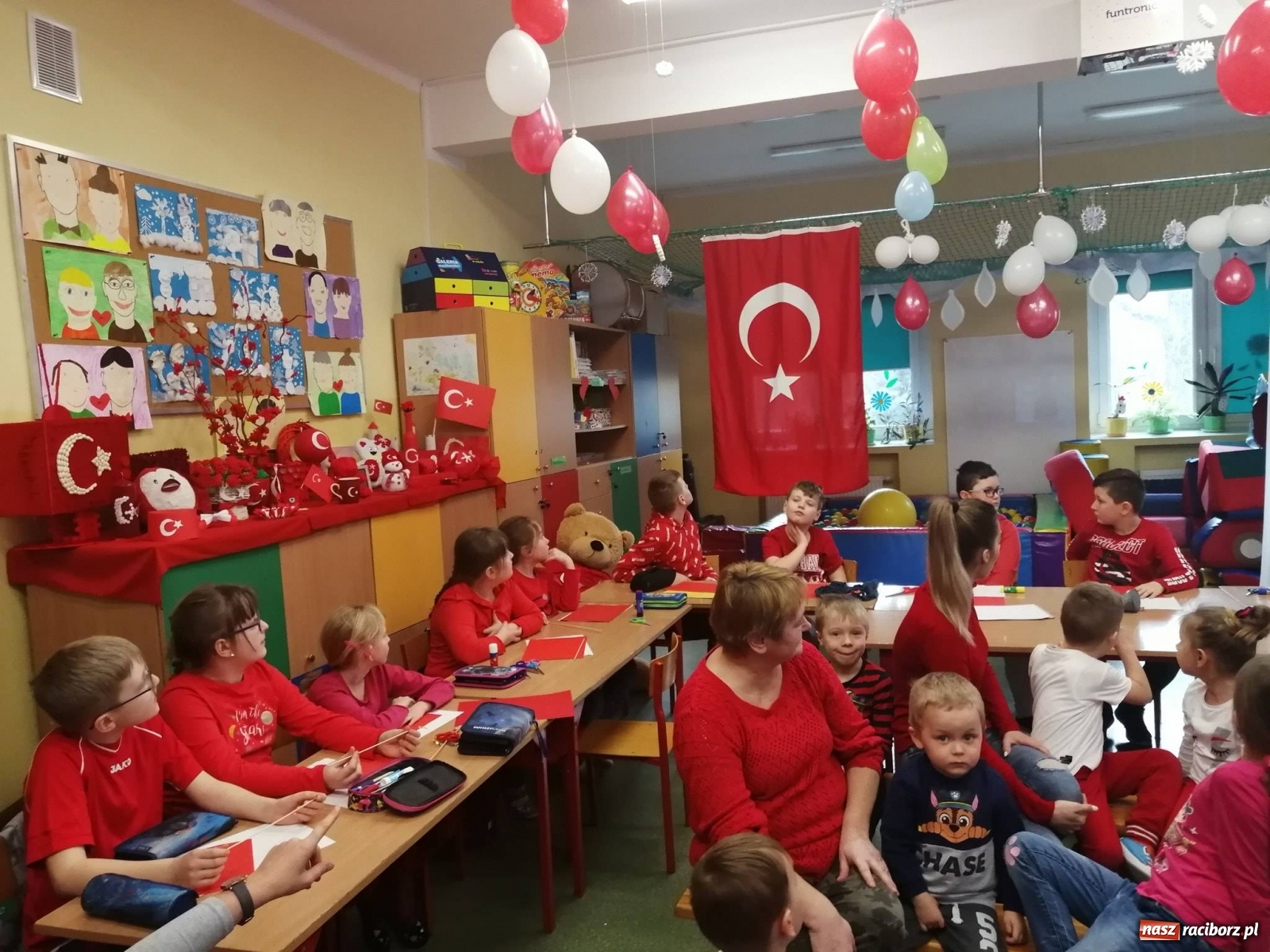 Zdjęcie w galerii na portalu naszraciborz.pl: Erasmus +. Tydzień Turecki w Brzeźnicy wiadomości z regionu