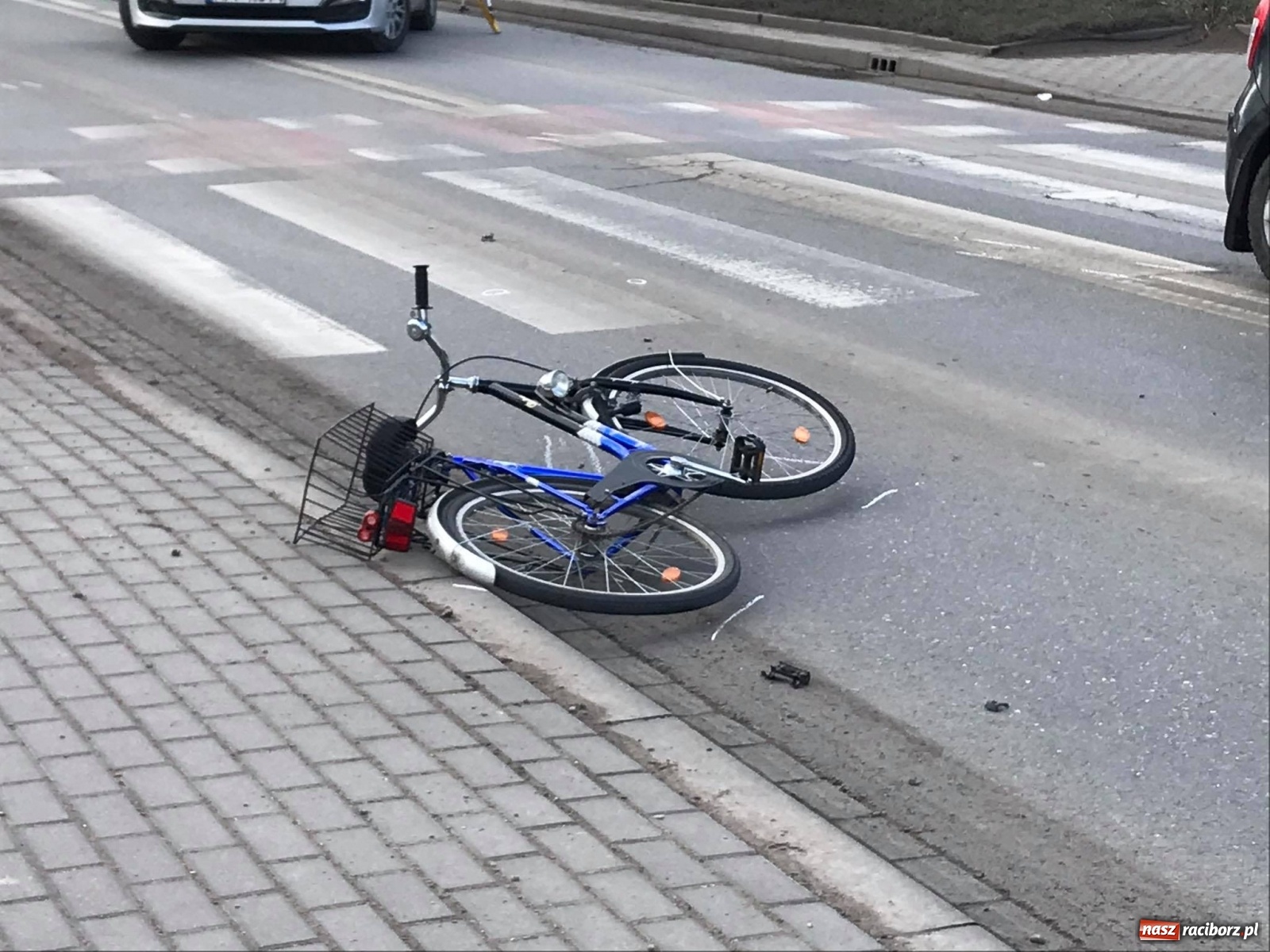 Zdjęcie w galerii na portalu naszraciborz.pl: Potrącenie rowerzysty na Rybnickiej [FOTO] wiadomości z regionu