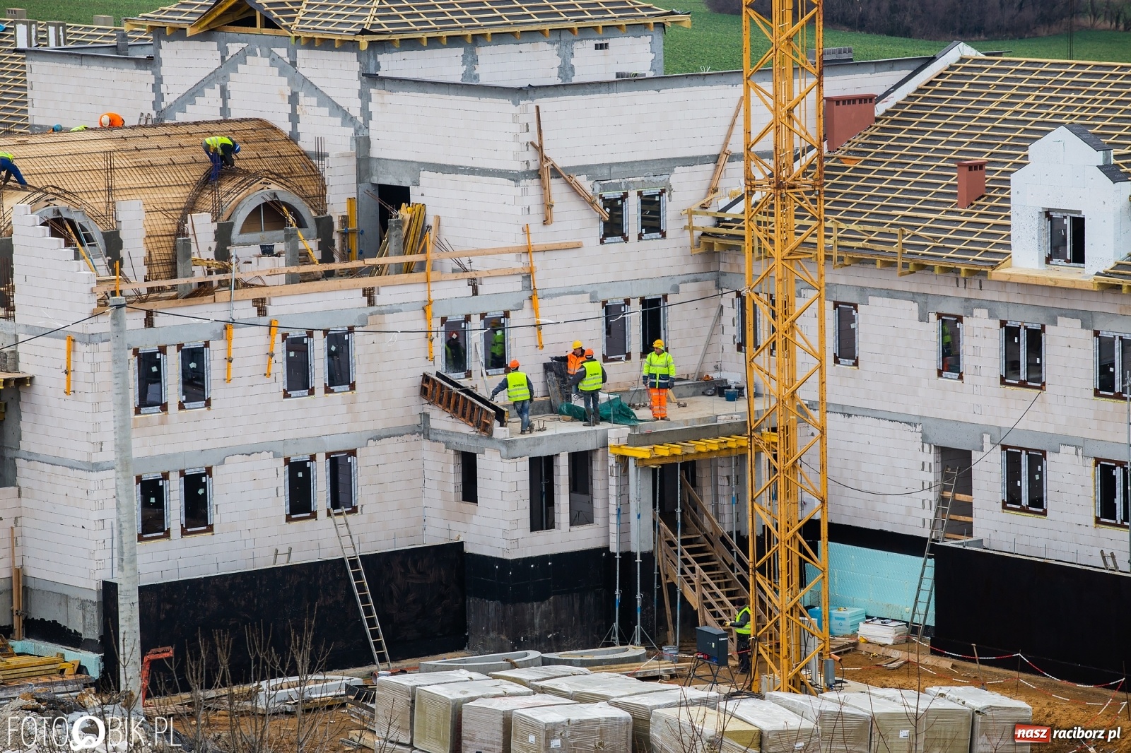 Zdjęcie w galerii na portalu naszraciborz.pl: Raport z placów budów. Klasztor w Pietrowicach oraz wschodnia obwodnica  wiadomości z regionu