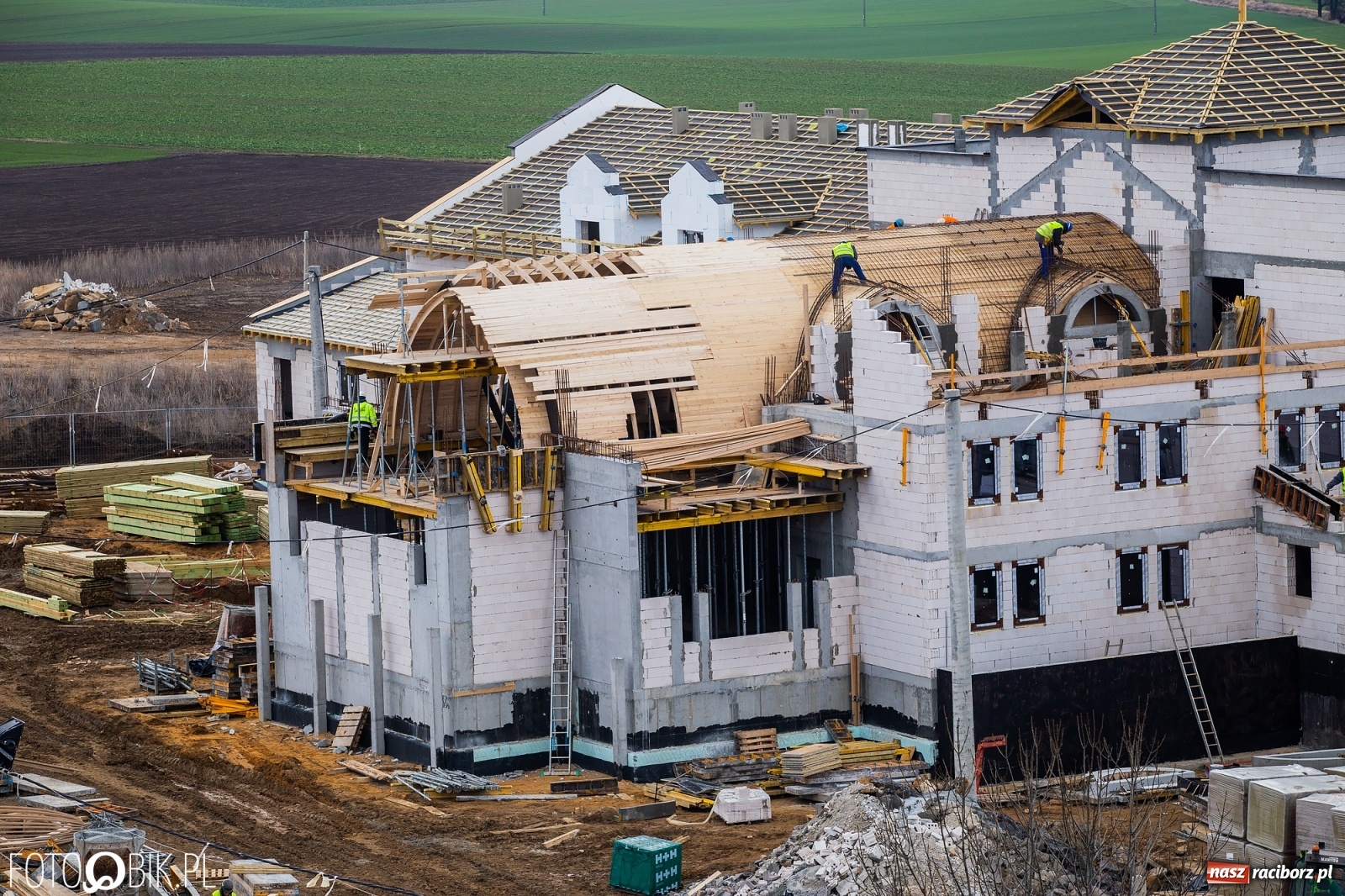 Zdjęcie w galerii na portalu naszraciborz.pl: Raport z placów budów. Klasztor w Pietrowicach oraz wschodnia obwodnica  wiadomości z regionu