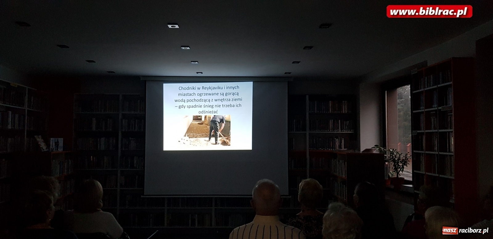 Zdjęcie w galerii na portalu naszraciborz.pl: Islandia w pigułce. Slajdowisko w bibliotece na Ostrogu wiadomości z regionu