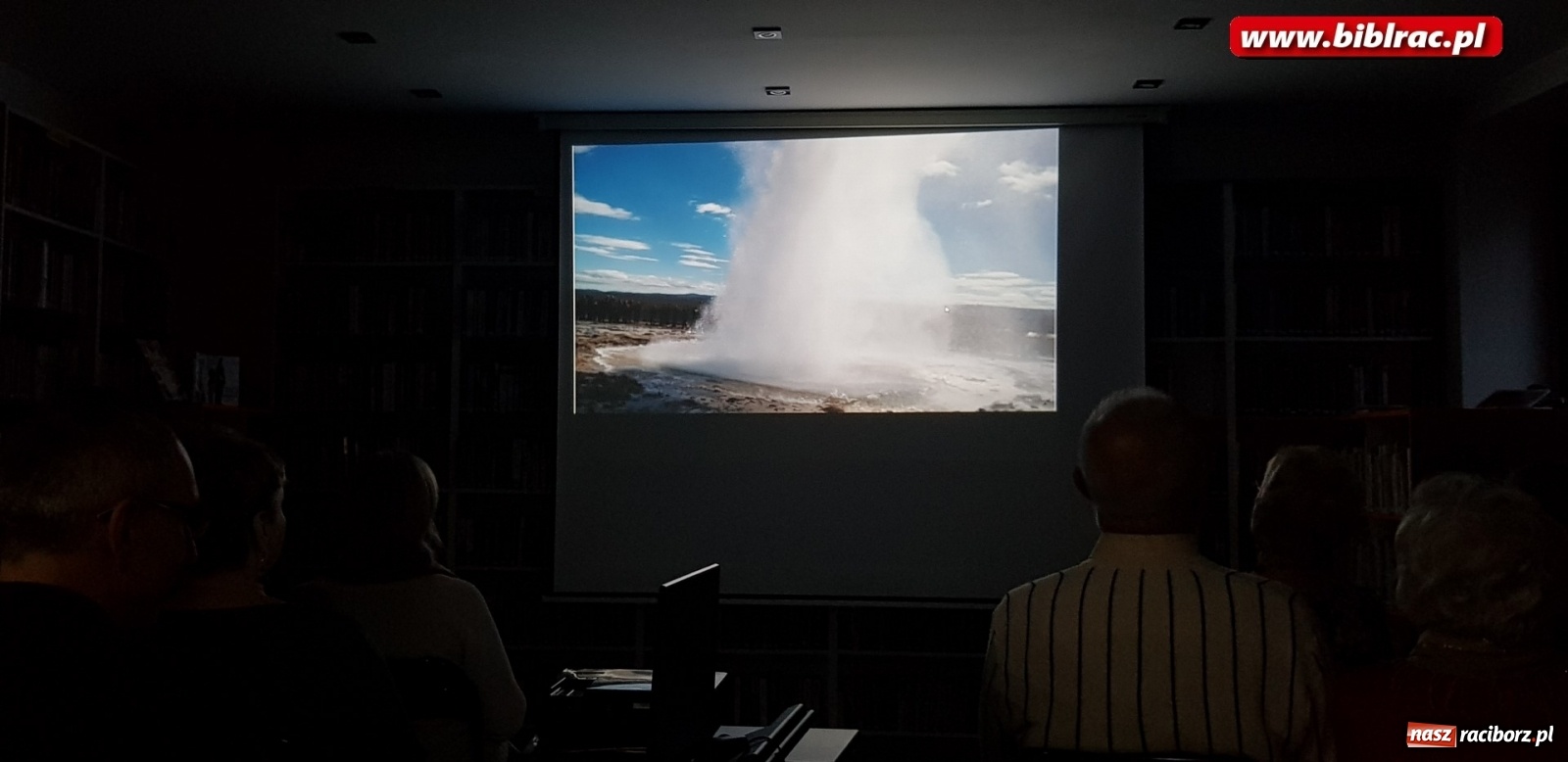 Zdjęcie w galerii na portalu naszraciborz.pl: Islandia w pigułce. Slajdowisko w bibliotece na Ostrogu wiadomości z regionu