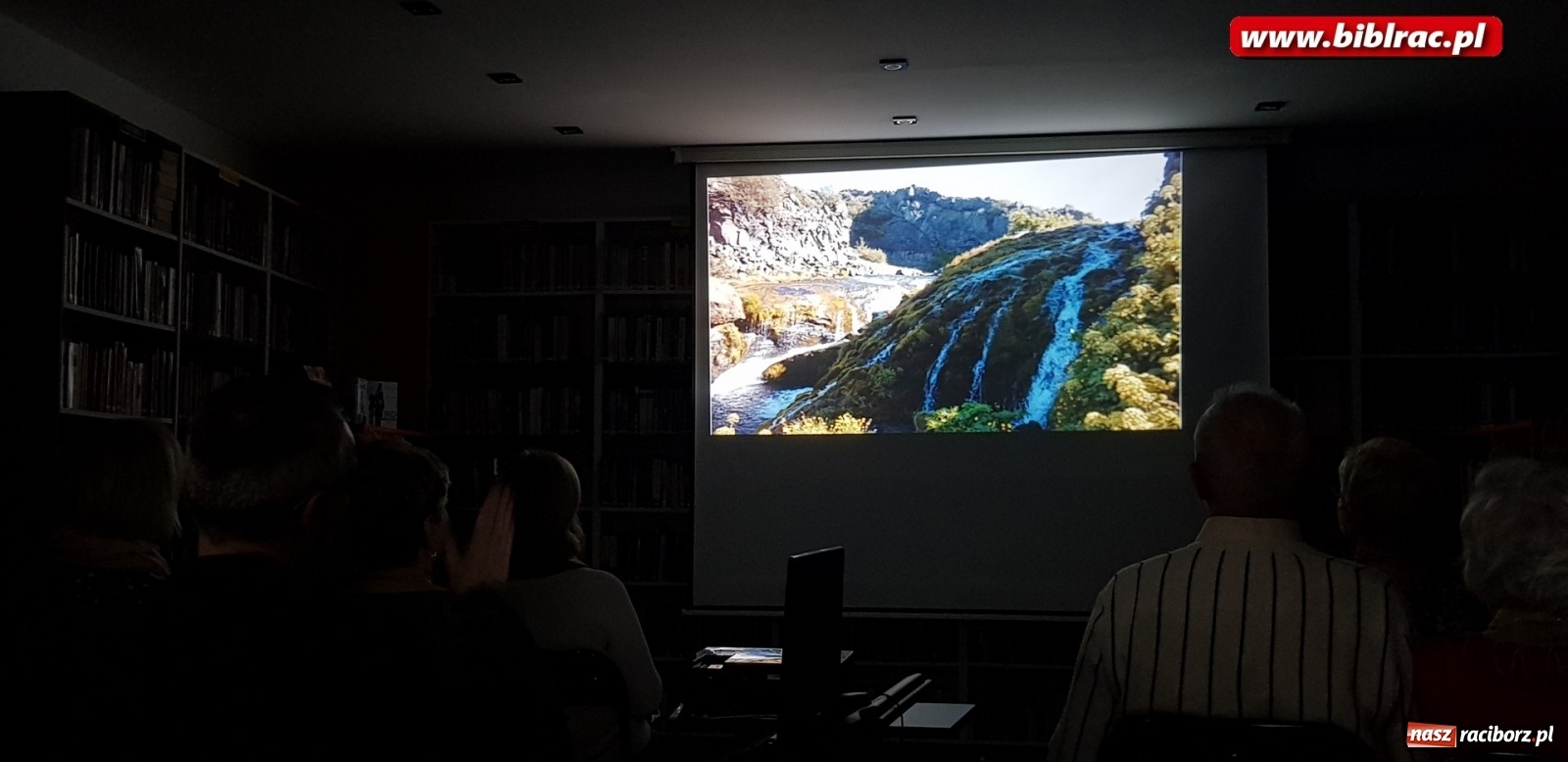 Zdjęcie w galerii na portalu naszraciborz.pl: Islandia w pigułce. Slajdowisko w bibliotece na Ostrogu wiadomości z regionu