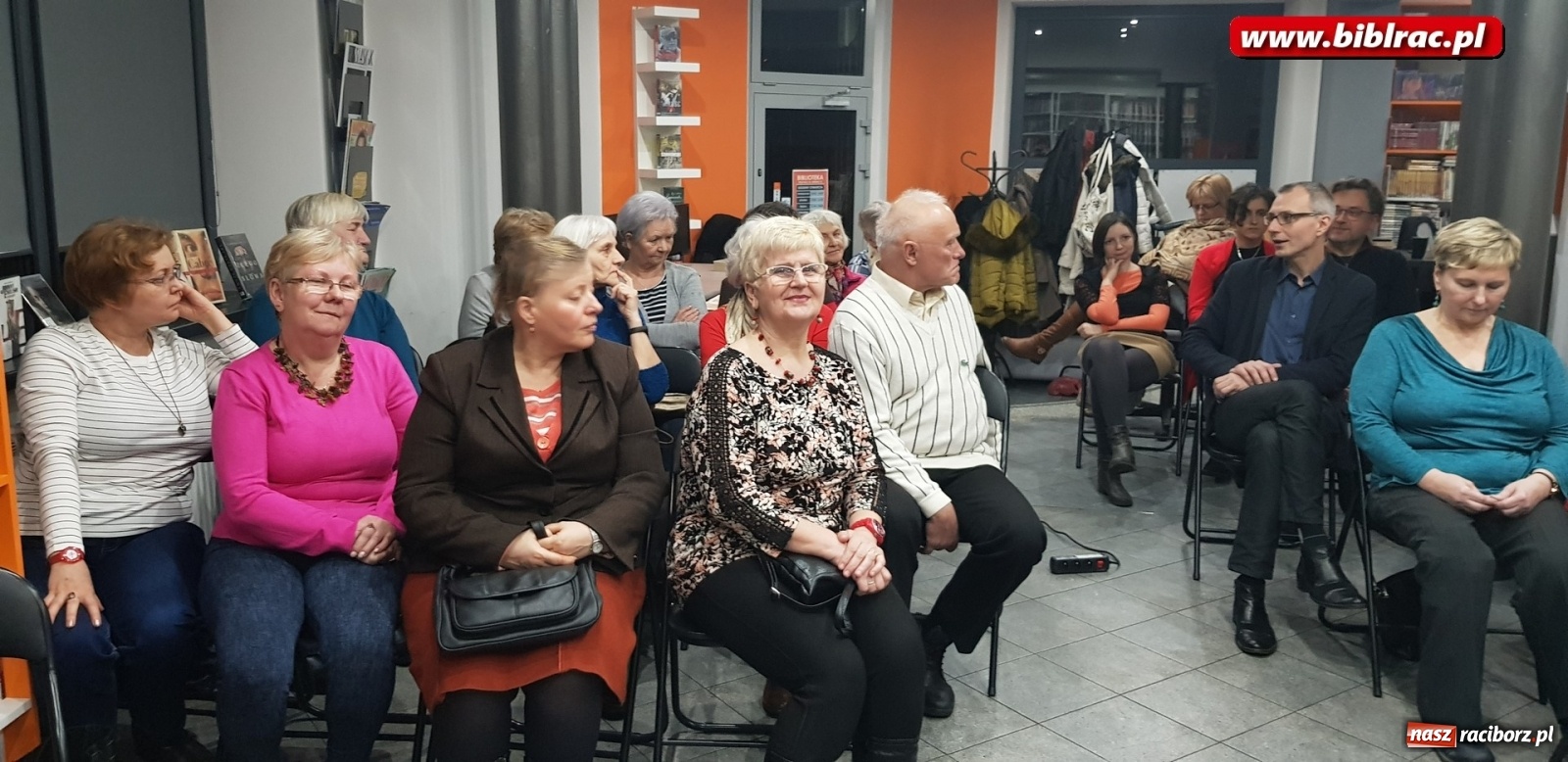 Zdjęcie w galerii na portalu naszraciborz.pl: Islandia w pigułce. Slajdowisko w bibliotece na Ostrogu wiadomości z regionu