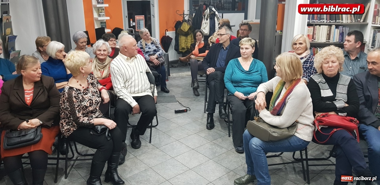 Zdjęcie w galerii na portalu naszraciborz.pl: Islandia w pigułce. Slajdowisko w bibliotece na Ostrogu wiadomości z regionu