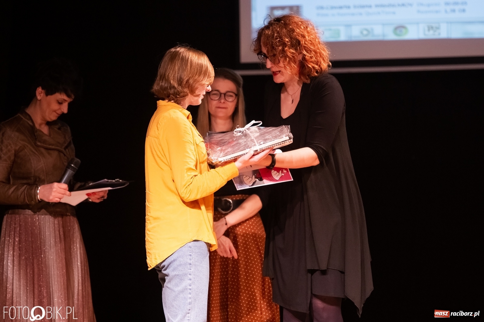 Zdjęcie w galerii na portalu naszraciborz.pl: Rozstrzygnięcie Powiatowego Konkursu Plastycznego Moja Walentynka wiadomości z regionu