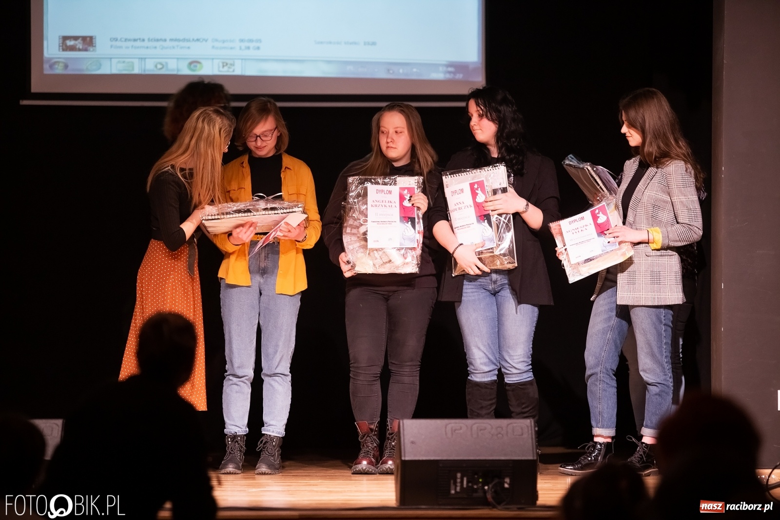 Zdjęcie w galerii na portalu naszraciborz.pl: Rozstrzygnięcie Powiatowego Konkursu Plastycznego Moja Walentynka wiadomości z regionu