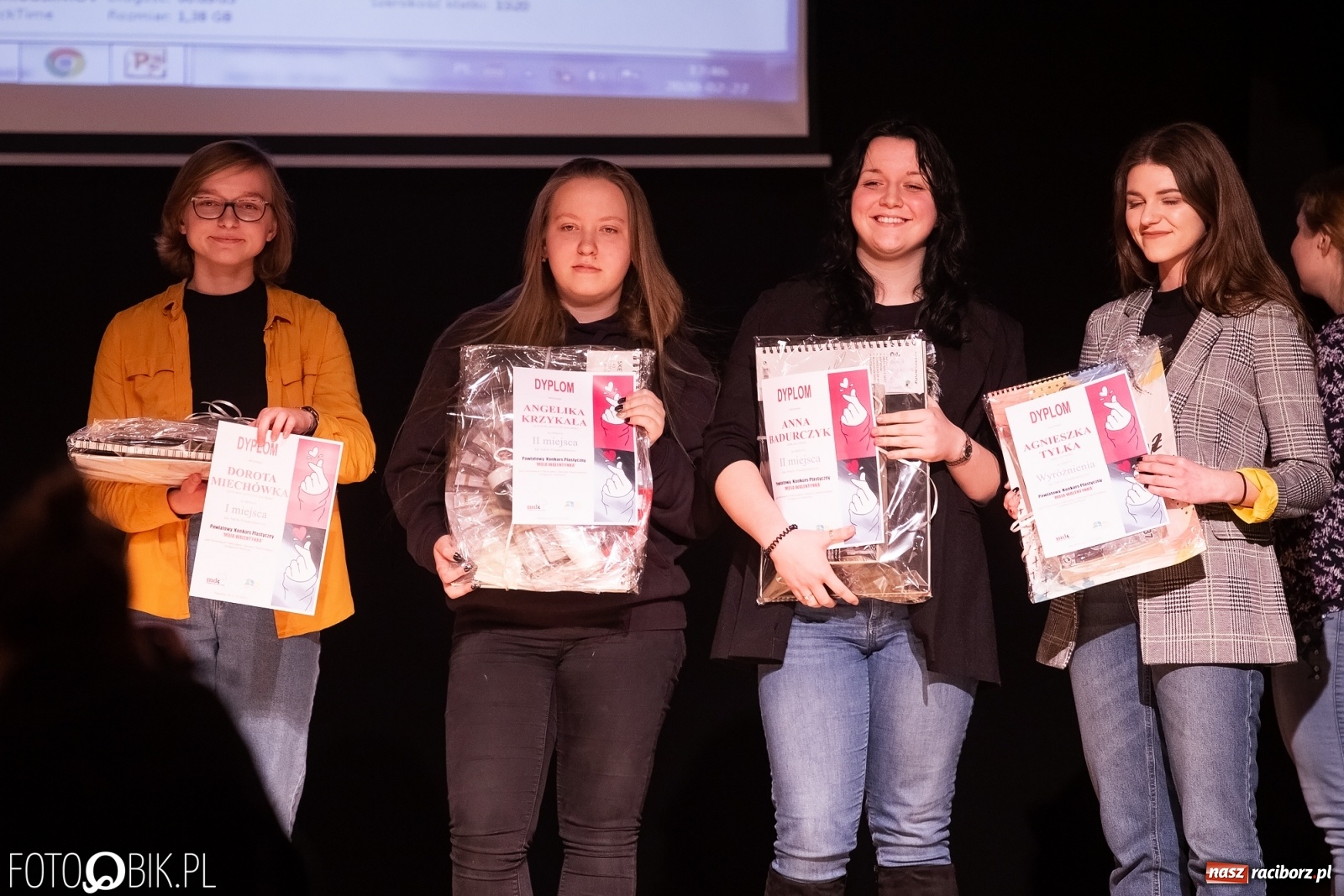 Zdjęcie w galerii na portalu naszraciborz.pl: Rozstrzygnięcie Powiatowego Konkursu Plastycznego Moja Walentynka wiadomości z regionu