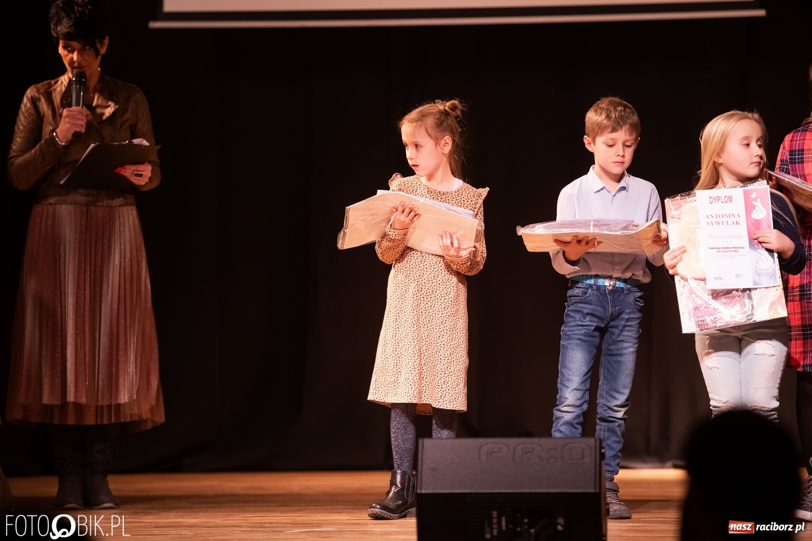 Zdjęcie w galerii na portalu naszraciborz.pl: Rozstrzygnięcie Powiatowego Konkursu Plastycznego Moja Walentynka wiadomości z regionu