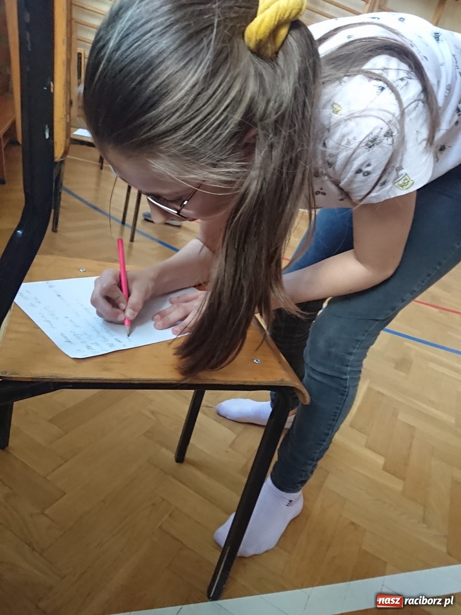 Zdjęcie w galerii na portalu naszraciborz.pl: Multimedialny Dzień Języka Ojczystego na Płoni wiadomości z regionu