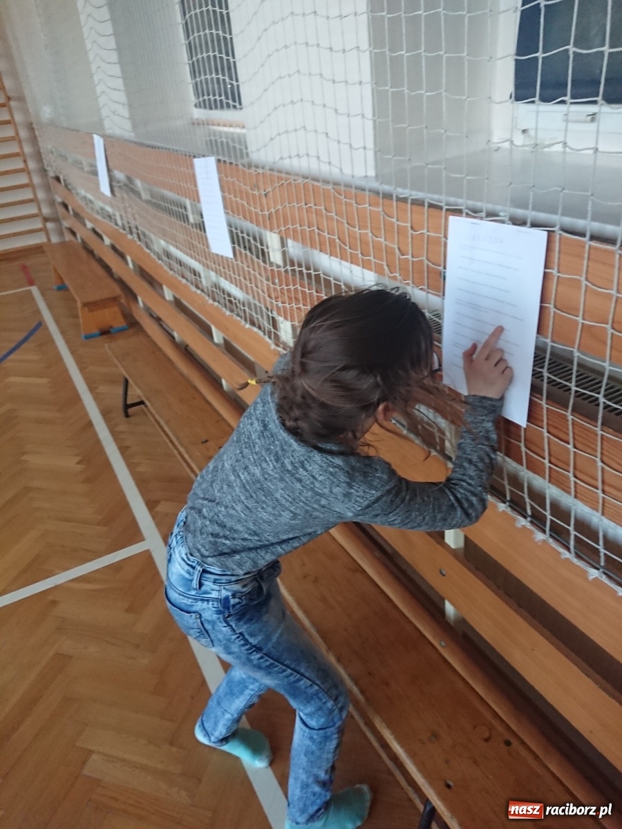 Zdjęcie w galerii na portalu naszraciborz.pl: Multimedialny Dzień Języka Ojczystego na Płoni wiadomości z regionu