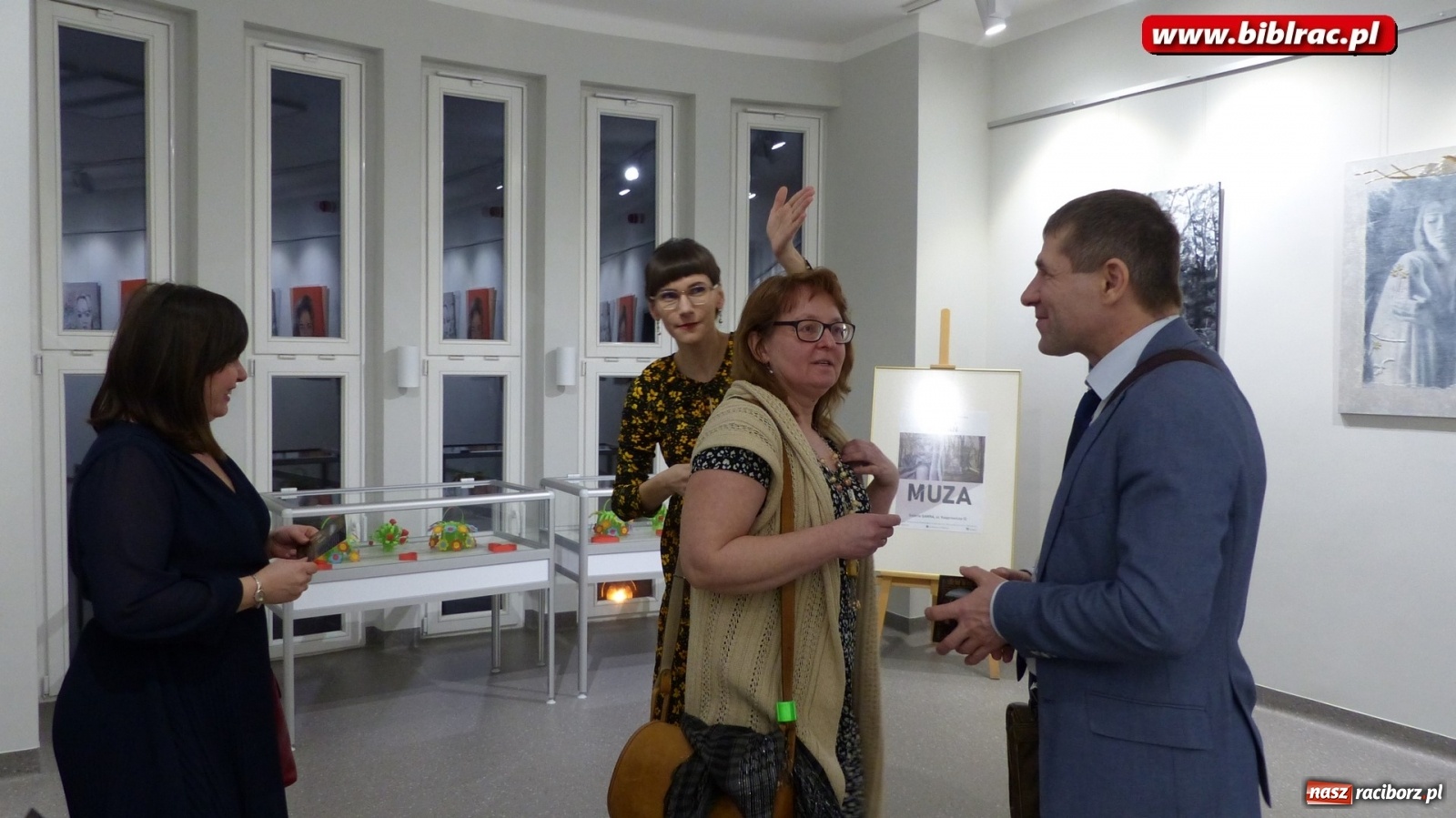 Zdjęcie w galerii na portalu naszraciborz.pl: PREFABRYKATY Katarzyny Rybińskiej – wieczór poezji w bibliotece wiadomości z regionu